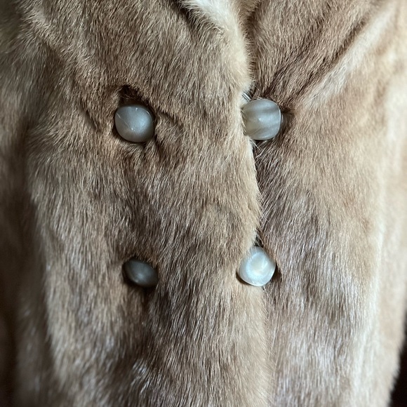 Vintage Late 50s to 60s Era Authentic Mink Cropped Jacket with 3/4 Sleeves. - Picture 5 of 16
